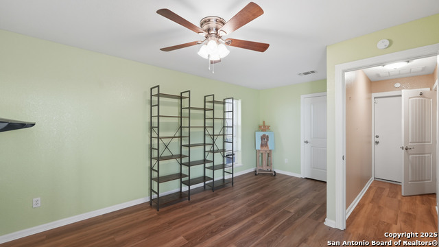 Listing photo id 17 for 635 & 651 Barbara