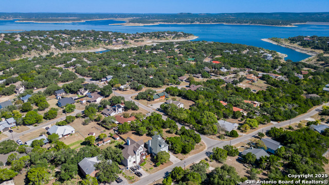 Listing photo id 25 for 635 & 651 Barbara