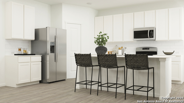 Listing photo id 6 for 419 Kayden Court