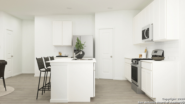 Listing photo id 7 for 419 Kayden Court