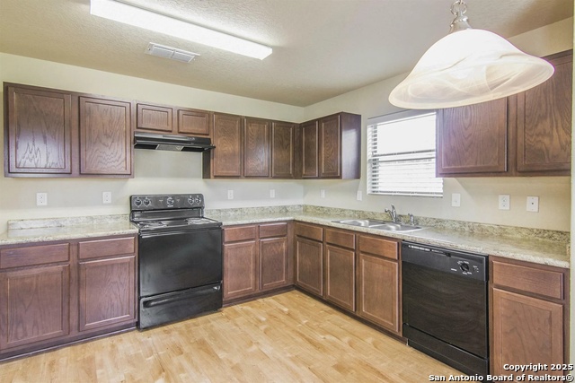 Image 2 of 13 For 2218 Fishing Trail