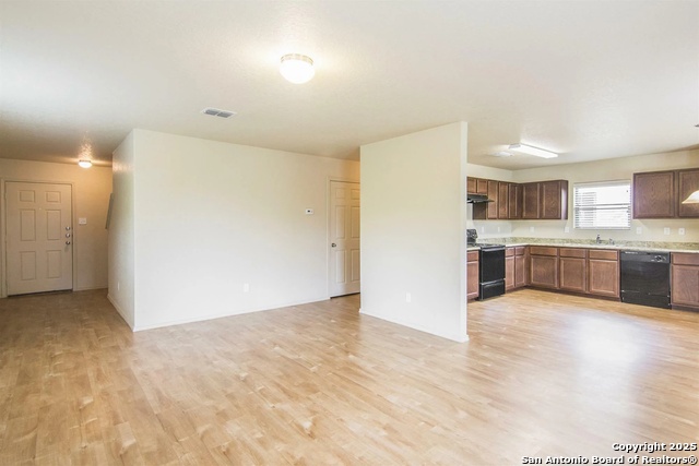 Image 6 of 13 For 2218 Fishing Trail