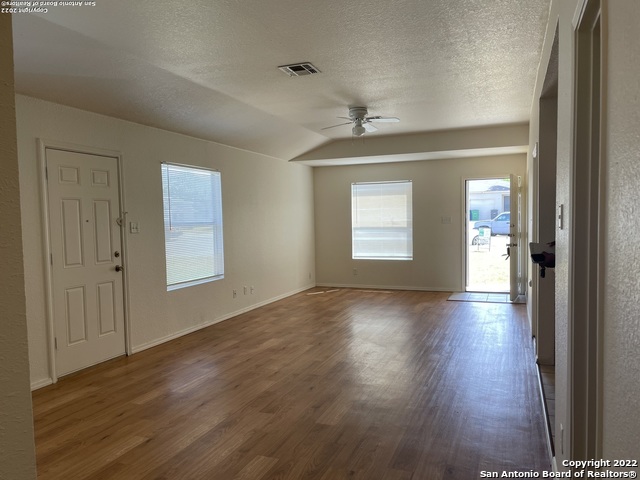 Image 3 of 8 For 14541 Clovelly Wood