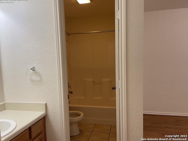 Image 7 of 8 For 14541 Clovelly Wood