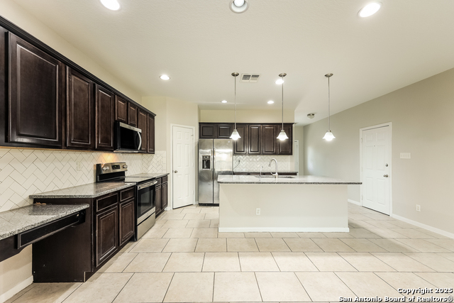 Image 5 of 23 For 8811 Palmetto Park