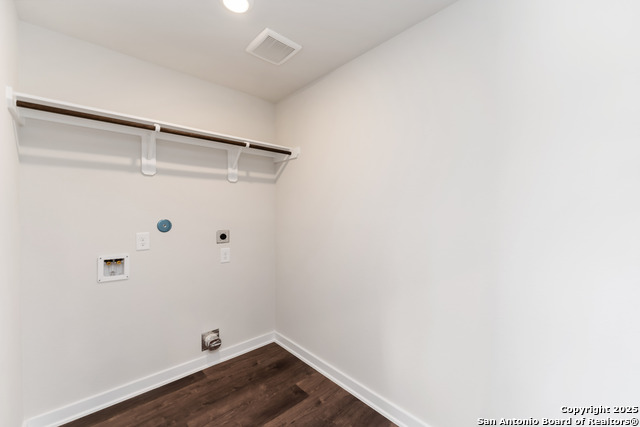 Image 5 of 28 For 8616 Merlin Cove