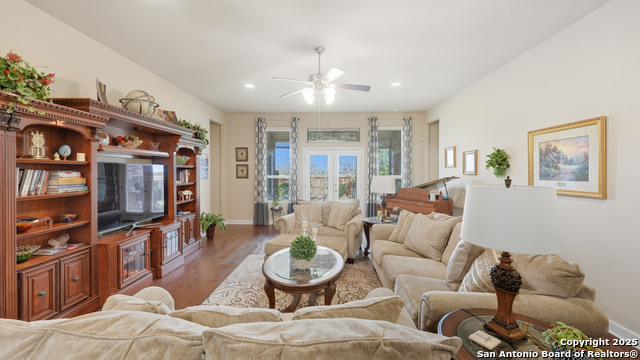 Image 25 of 54 For 229 Pecan