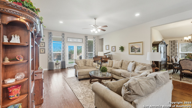 Image 27 of 54 For 229 Pecan