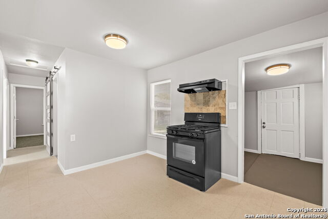 Image 10 of 25 For 311 S San Joaquin Ave