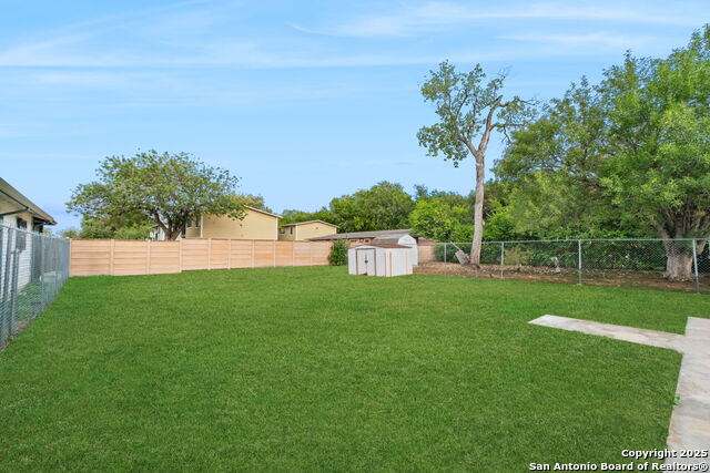 Image 23 of 25 For 311 S San Joaquin Ave