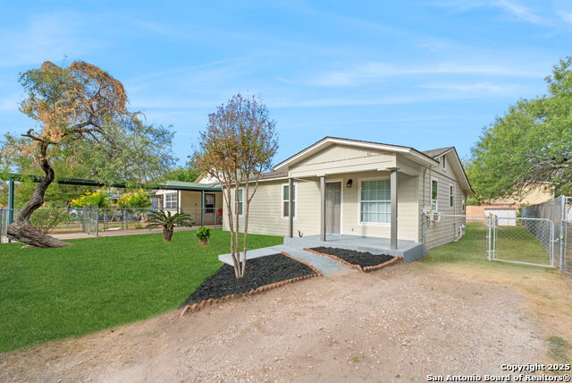 Image 4 of 25 For 311 S San Joaquin Ave