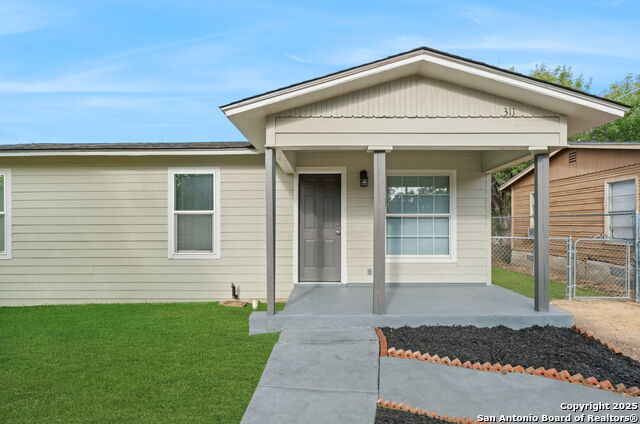 Image 5 of 25 For 311 S San Joaquin Ave