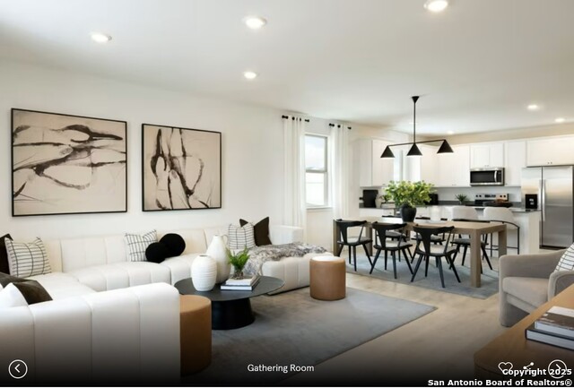 Listing photo id 0 for 817 Cardenas