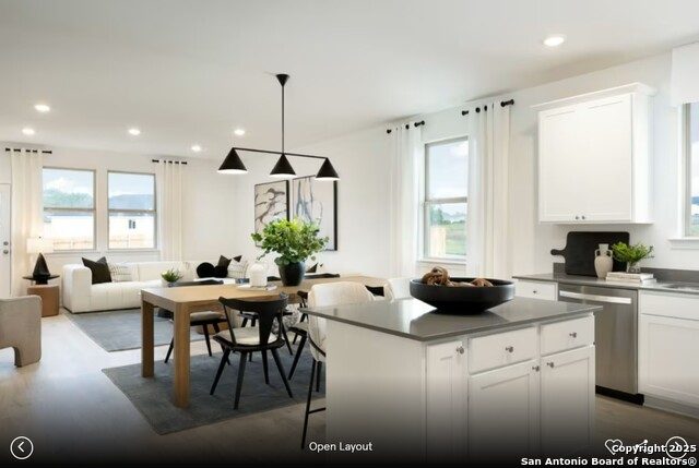 Listing photo id 1 for 817 Cardenas