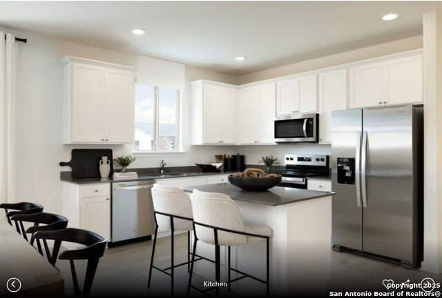 Listing photo id 2 for 817 Cardenas