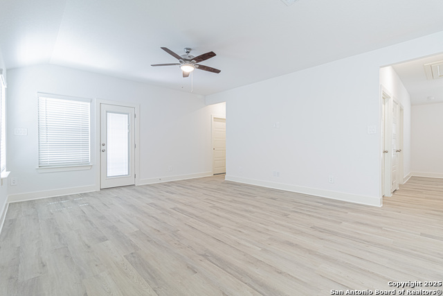 Image 19 of 49 For 25751 Rosey Way