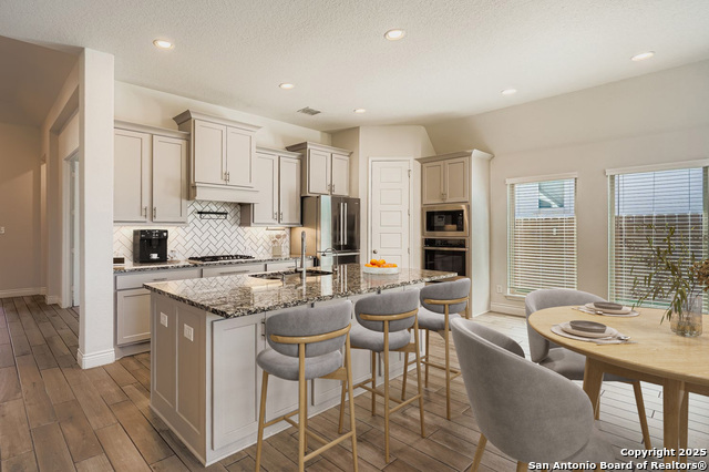 Image 10 of 27 For 4975 Winkler Trail