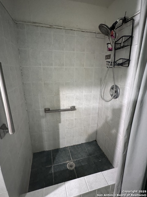 Image 18 of 27 For 1007 Saldana