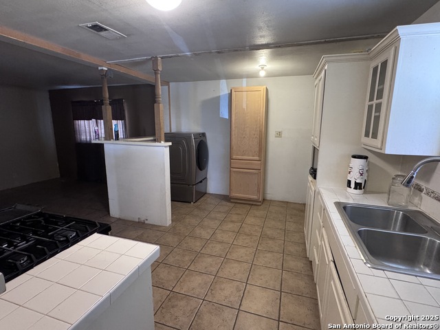 Image 7 of 27 For 1007 Saldana