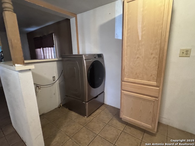 Image 9 of 27 For 1007 Saldana