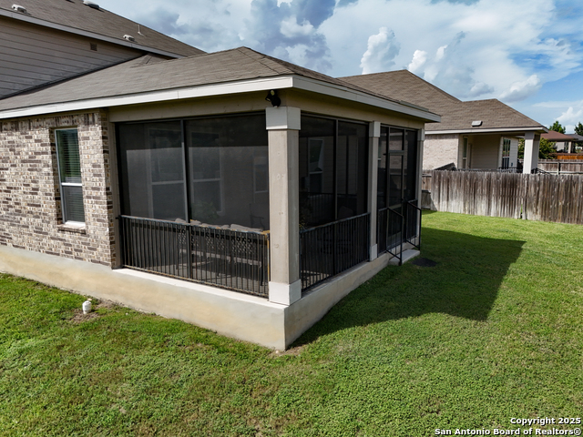 Image 34 of 45 For 105 Colonial