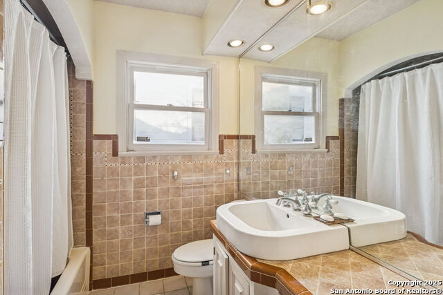 Image 12 of 20 For 126 College Blvd.