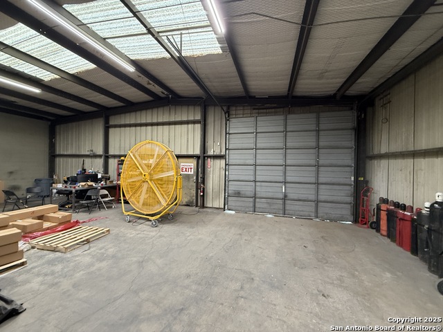 Listing photo id 3 for 110 Connelly  Bay 2