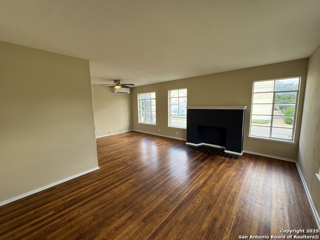 Image 2 of 7 For 944 Huisache W 2