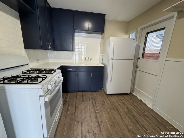 Image 4 of 7 For 944 Huisache W 2