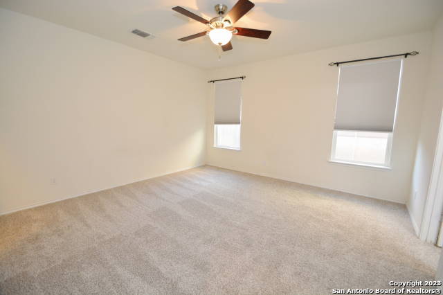 Listing photo id 12 for 121 Landmark Haven
