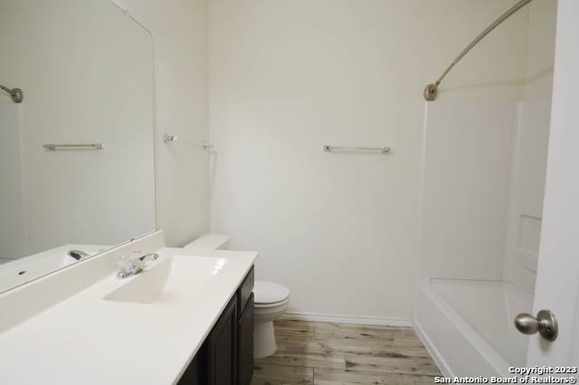 Listing photo id 27 for 121 Landmark Haven