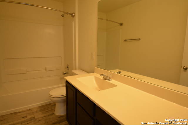 Listing photo id 36 for 121 Landmark Haven