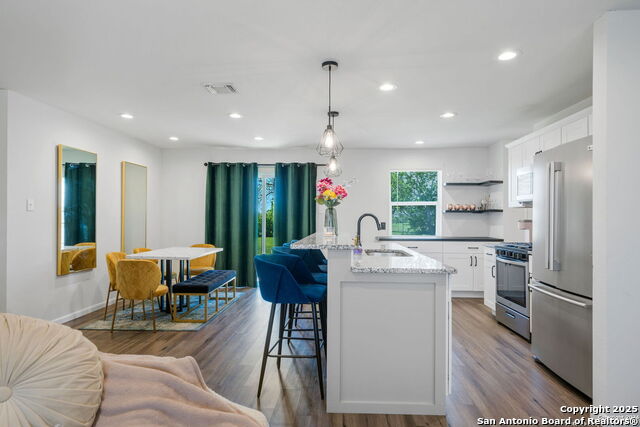 Image 12 of 36 For 3634 Du Barry