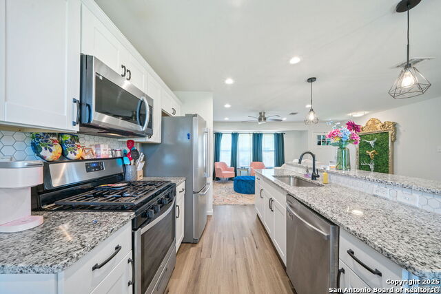 Image 17 of 36 For 3634 Du Barry