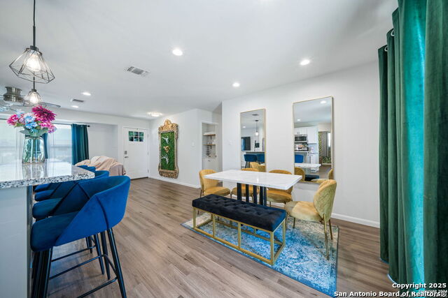 Image 18 of 36 For 3634 Du Barry