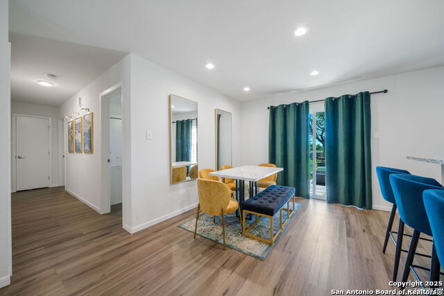 Image 19 of 36 For 3634 Du Barry