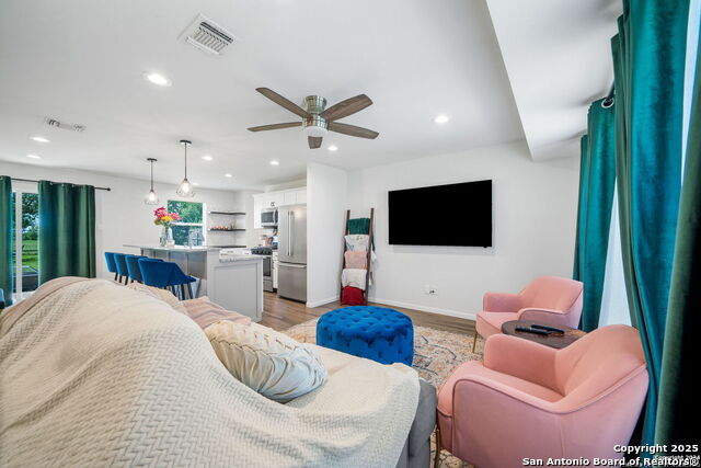 Image 9 of 36 For 3634 Du Barry