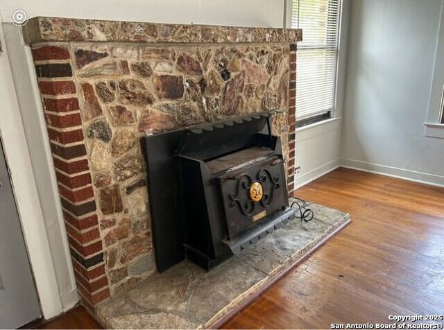 Listing photo id 6 for 816 Austin S