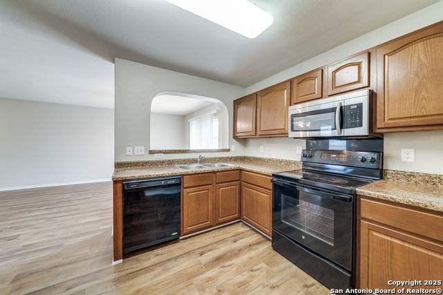 Image 11 of 26 For 6926 Lunar Way