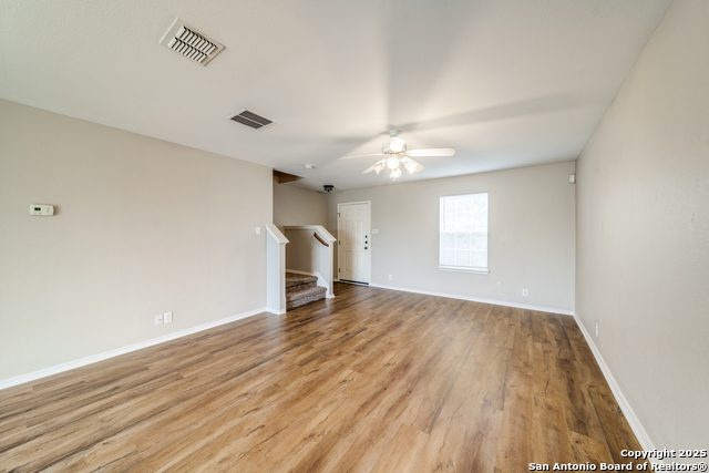 Image 4 of 26 For 6926 Lunar Way