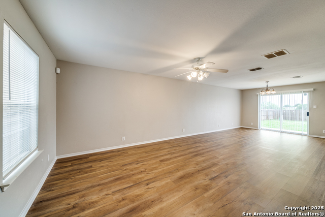 Image 5 of 26 For 6926 Lunar Way