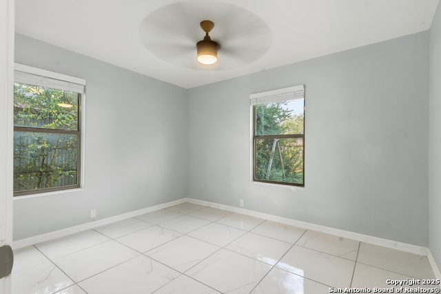 Image 17 of 31 For 521 Old Carrizo