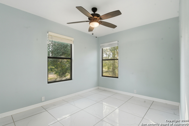 Image 18 of 31 For 521 Old Carrizo