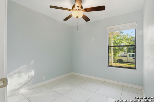 Image 20 of 31 For 521 Old Carrizo