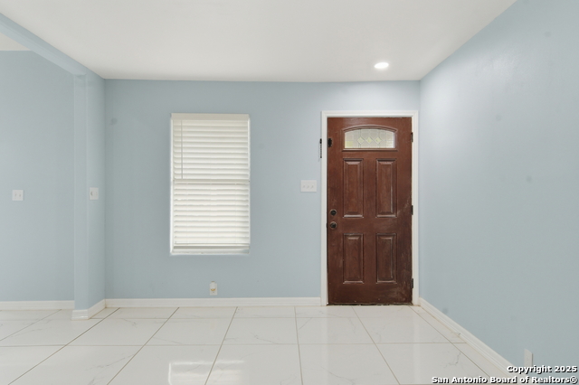 Image 6 of 31 For 521 Old Carrizo