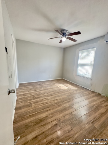 Image 14 of 19 For 4706 Castle Stream Drive