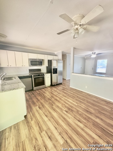 Image 8 of 19 For 4706 Castle Stream Drive