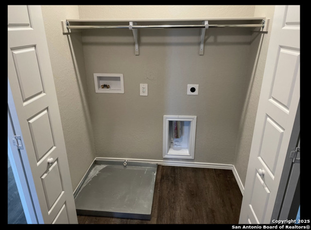 Image 5 of 13 For 13121 Candace Way