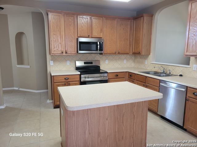 Image 5 of 18 For 17050 Darlington