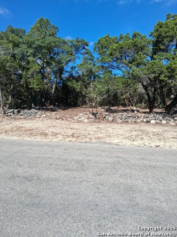 Listing photo id 0 for 813 Valley Rdg